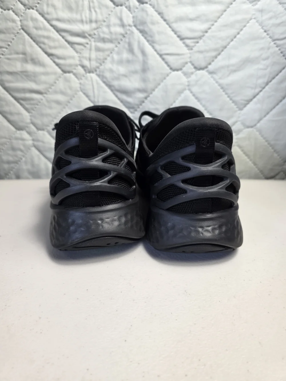 Kizik Athens Black Outsole Womens 12 /Athletic Sneaker Sz 11 Men's Wide